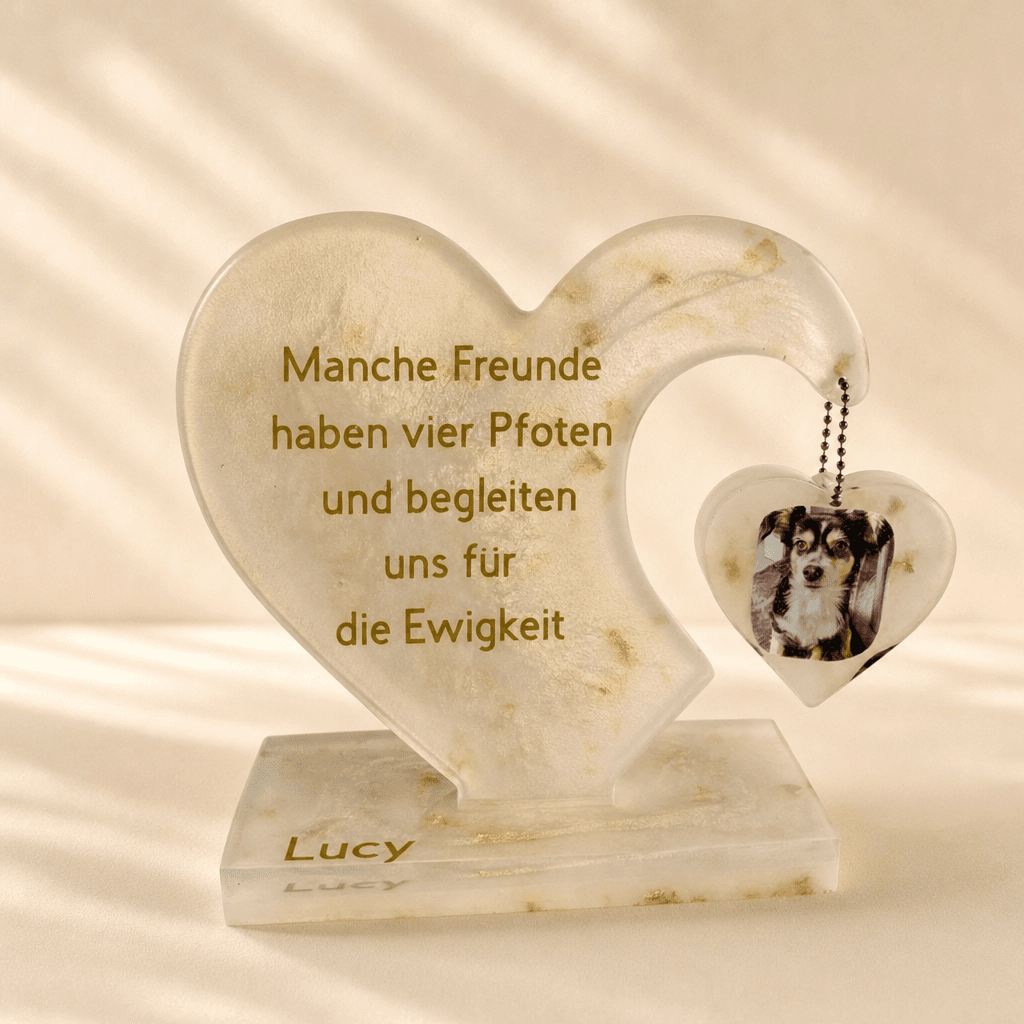 Handgefertigtes Epoxidharz-Herz mit Foto-Anhänger und Spruch — In ewiger Erinnerung, Lucy